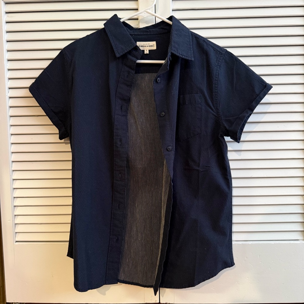 Bridge & Burn Women’s Bea Navy Dobby Short Sleeve Button-Up